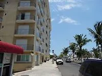 מלון קוזומל Casa Familiar 3*,